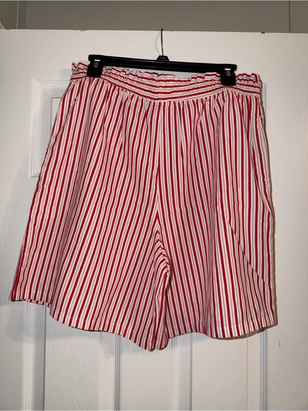Vintage 90s/Y2K Simply Basic high-waisted shorts in a women's size Small